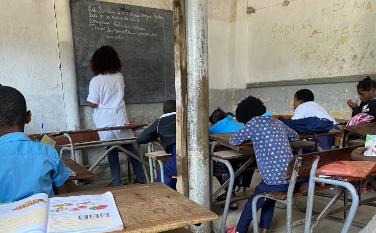 Grundschulunterricht in Mosambik