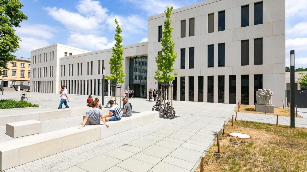 Frontalansicht des Bildungswissenschaftlichen Zentrums in der Marschnerstraße 29d/e Haus 5