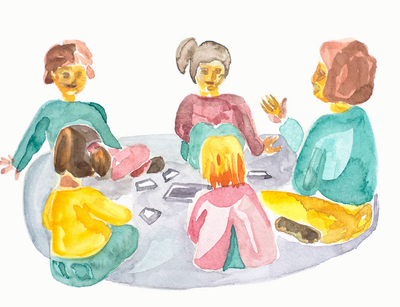 Aquarellzeichnung, die vier Kindern und eine Erwachsene Person abbildet, die im Kreis miteinander sitzen. Foto: Colourbox