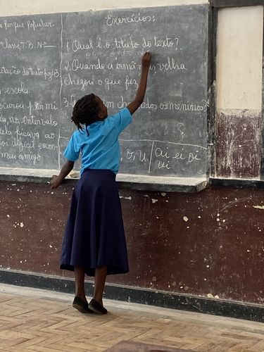 Grundschulunterricht in Mosambik