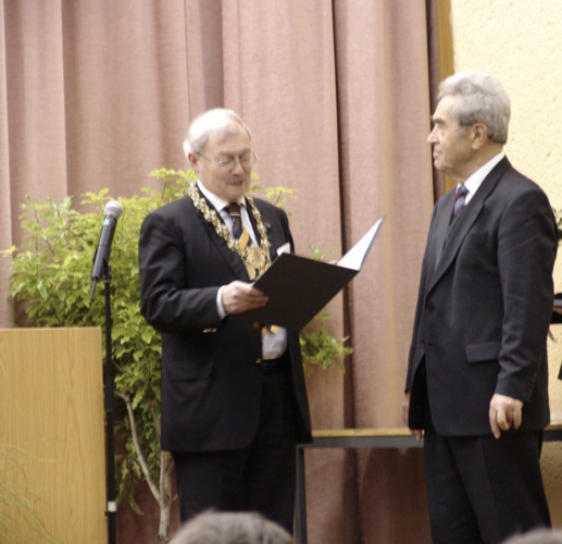 Verleihung der Ehrensenatorenwürde durch Rektor Häuser